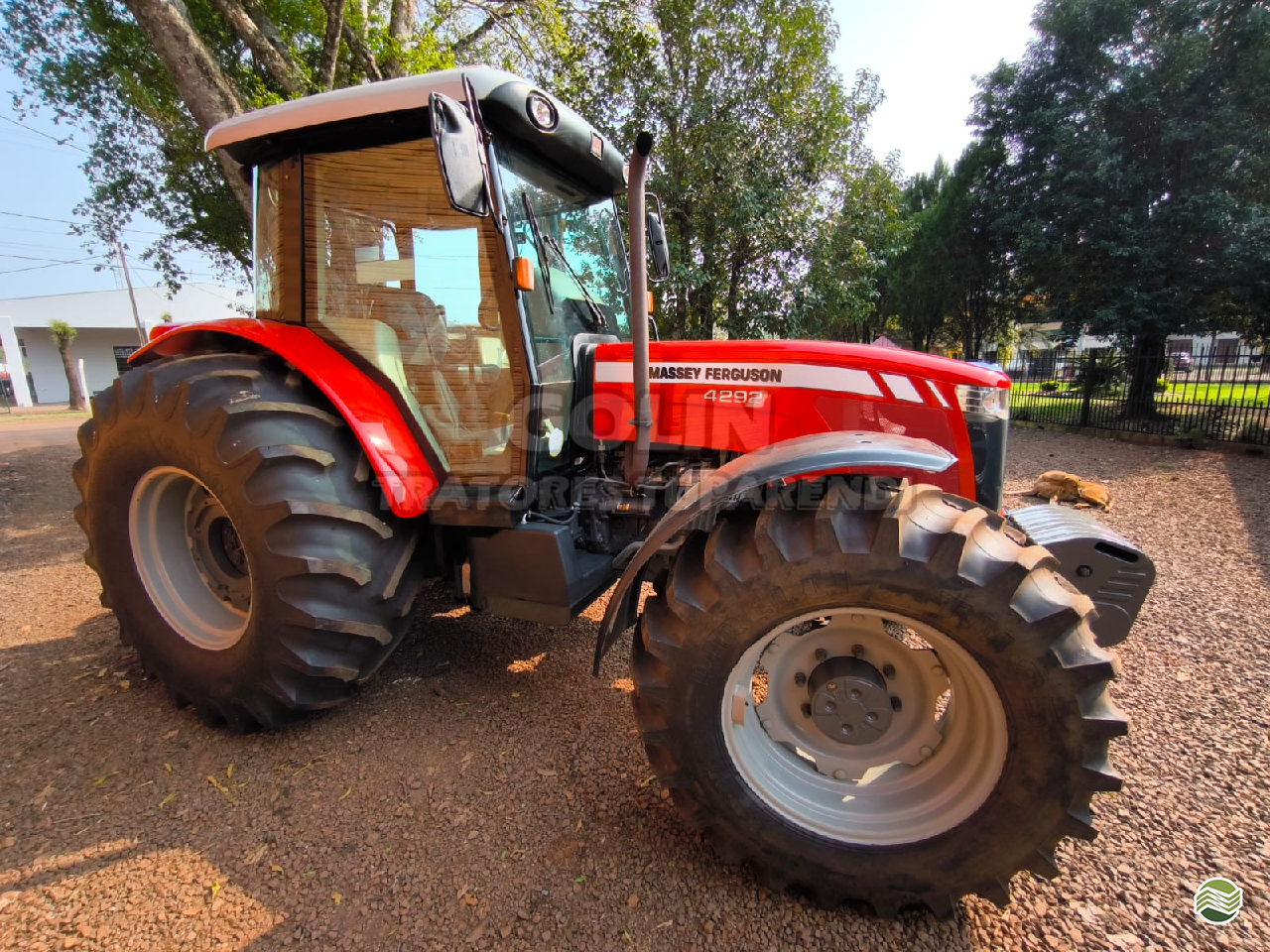 TRATOR MASSEY FERGUSON MF 4292 Tração 4x4 Golin Tratores TUPARENDI RIO GRANDE DO SUL RS